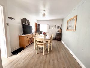 Dining room- click for photo gallery